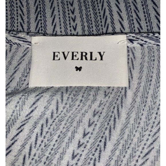 Everly Sz SMALL Arrow Tie Front Top L/S Pullover Shirt Blue White Stripe EUC - Picture 8 of 9